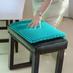 Dreamolino Gesundheit & Wohlbefinden|Nützliche Helfer Für Das Beste Alter-SoftSitter Sitzkissen mit Wabenstruktur 1+1 GRATIS