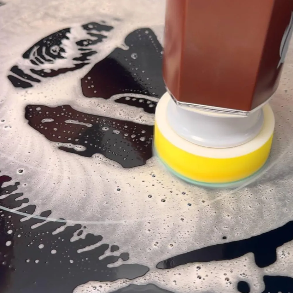 Keine Reinigung-HorsePower Scrubber Akku Rotationsbürste