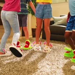 Keine Spiel & Spaß-Stompeez Kinder Hausschuhe mit Fun-Effekt